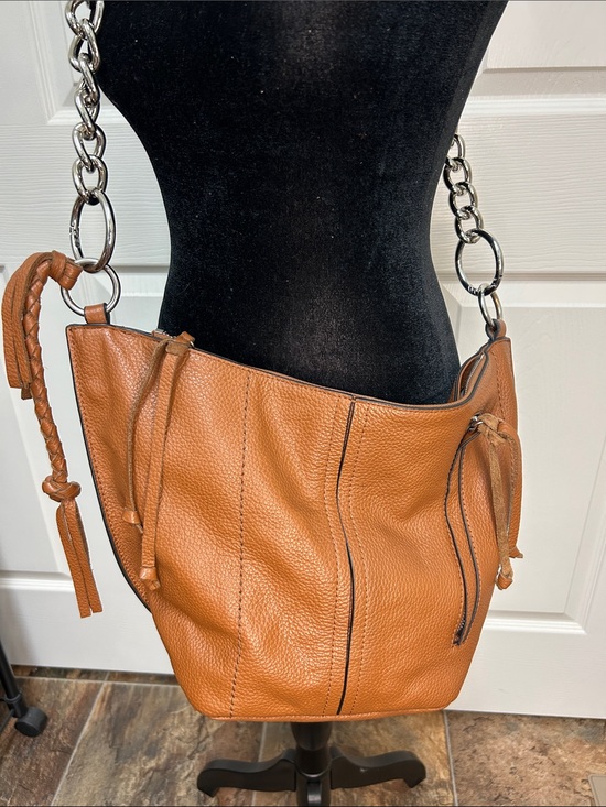 Vince Camuto Handbags - Vince Camuto Leather Hobo Shoulder Bag in Hickory